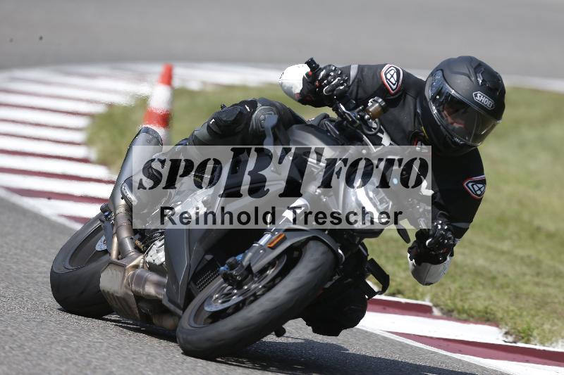 /Archiv-2025/49 26.08.2025 Cornu Master School ADR/blau-bleu/49